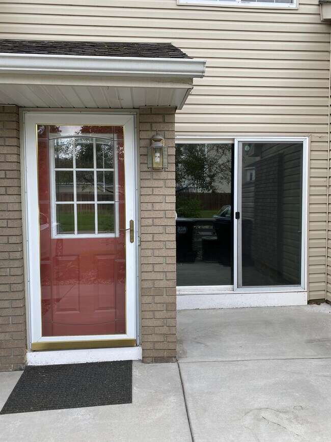 Building Photo - 13230 Meadowood Trail