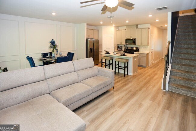 Foto del edificio - 5682 Plain Field Ln