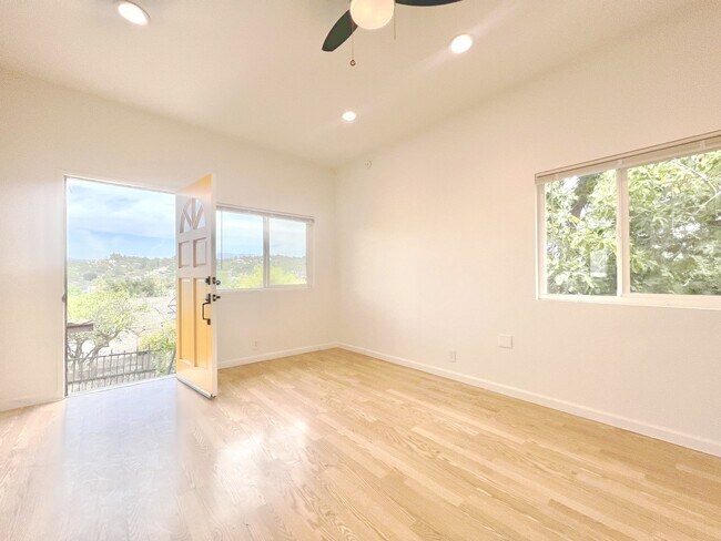 Foto del edificio - 6146 Mesa Ave
