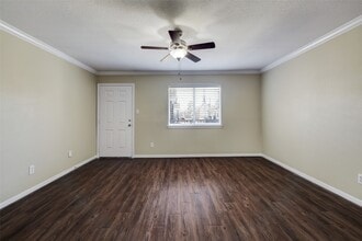 Building Photo - 2006 W 43rd St