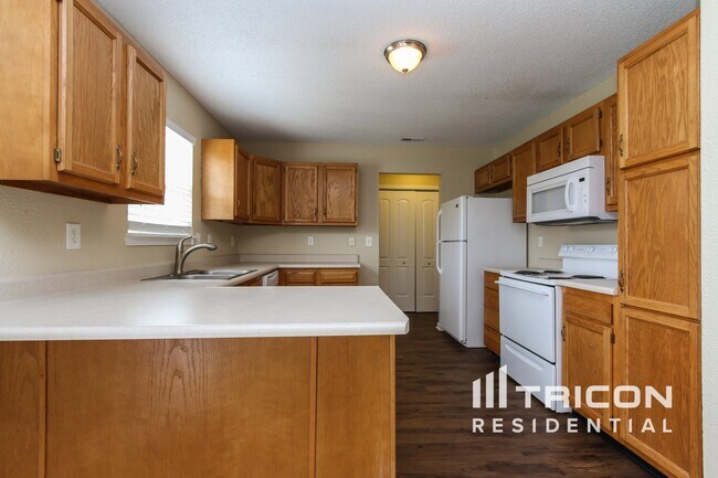 Foto del edificio - 1745 Perry Commons Blvd