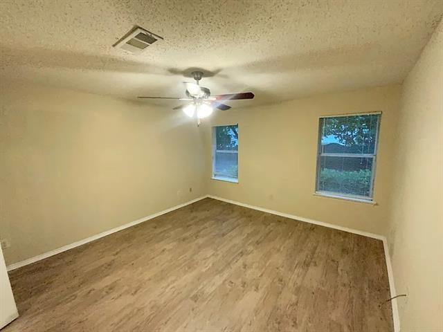 Foto del edificio - 819 Havenbrook Dr
