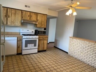 Foto del edificio - 6332 Pershing Rd