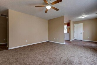 Building Photo - 652 N Belview Ave