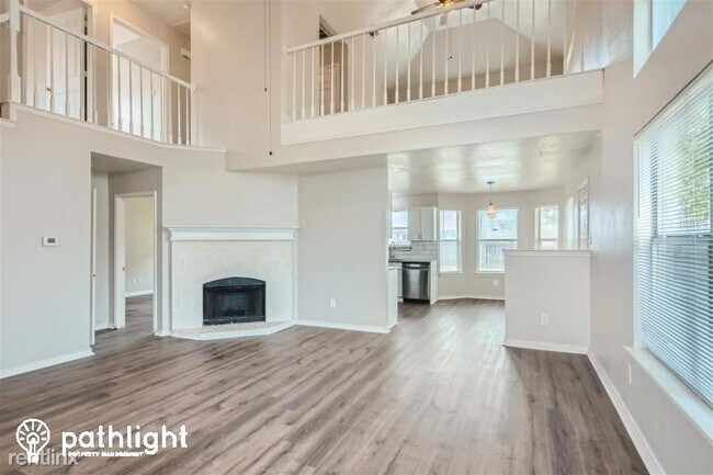 Building Photo - 3 br, 2 bath House - 814 Forest Oaks Drive...