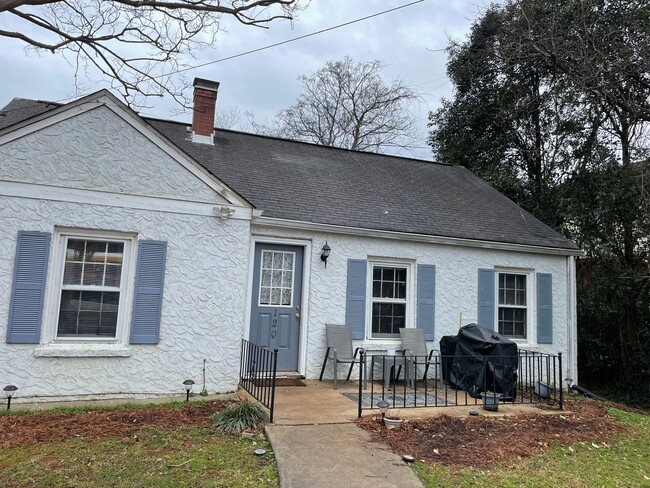 Building Photo - Two Bedroom Cottage in Five Points