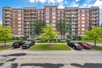 Building Photo - 5555 N Cumberland Ave