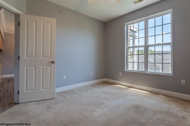 Bedroom - 2626 Suncrest Vlg