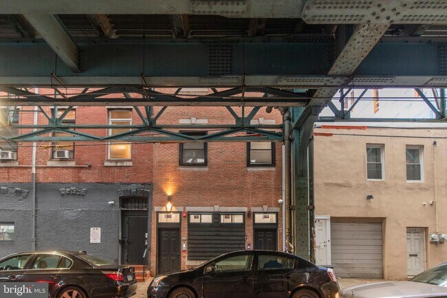 Building Photo - 1151 N Front St