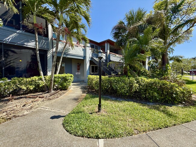 Building Photo - 10263 Gandy Blvd N