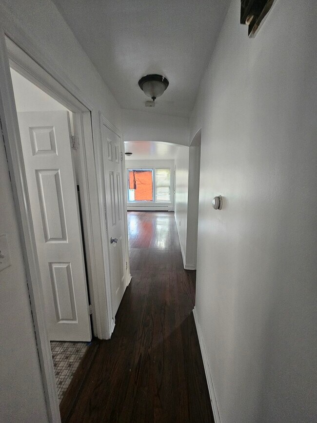 Foto del edificio - 4933 Louise St
