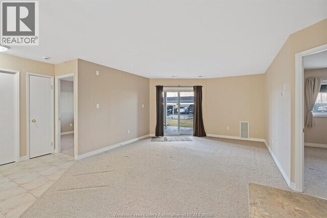 Building Photo - 1390 Lauzon Rd