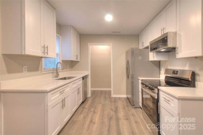 Foto del edificio - 1024 Sharon Dr