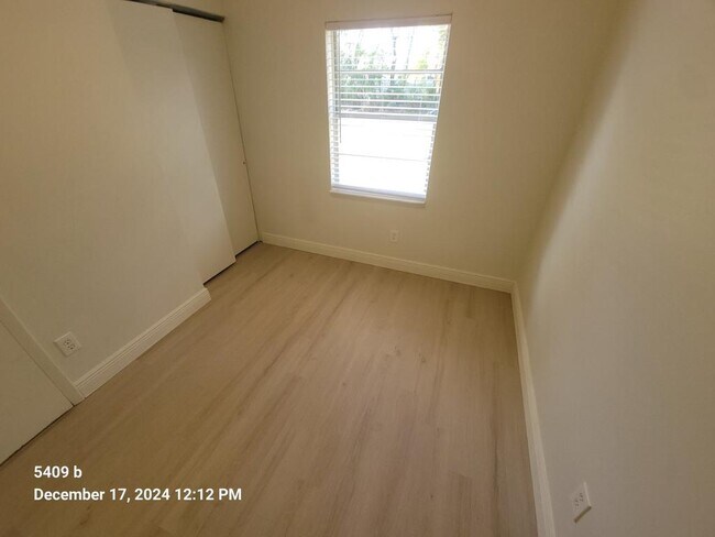 Foto del edificio - 5409 McLeod Dr
