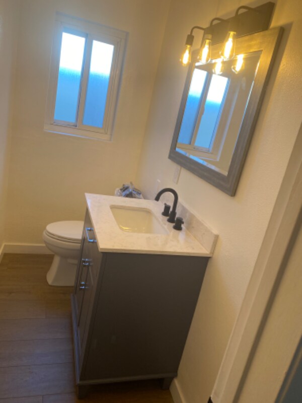 Foto del edificio - 213 Seal Beach Blvd