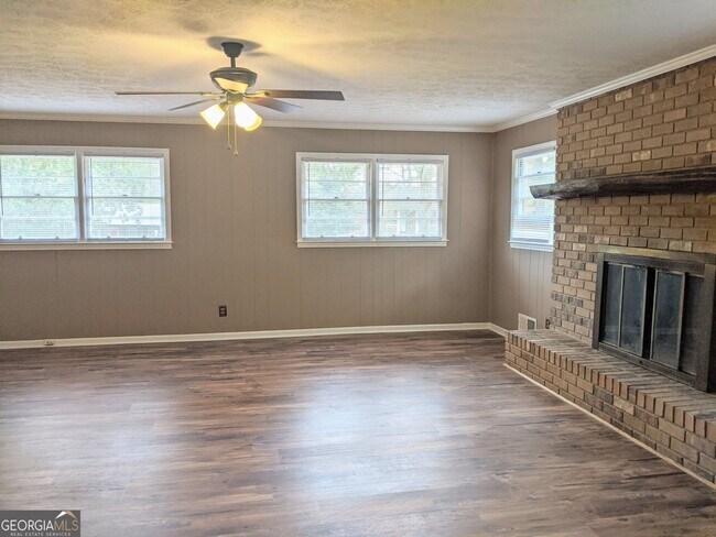 Building Photo - 6096 Shallow Creek Ln