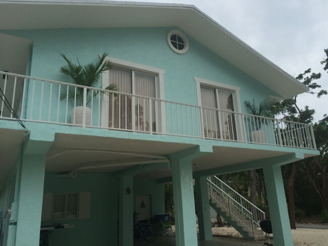 Building Photo - 141 N Bay Harbor Dr