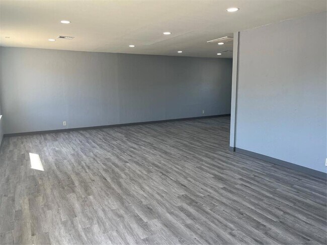 Foto del edificio - 4409 N Meridian Ave