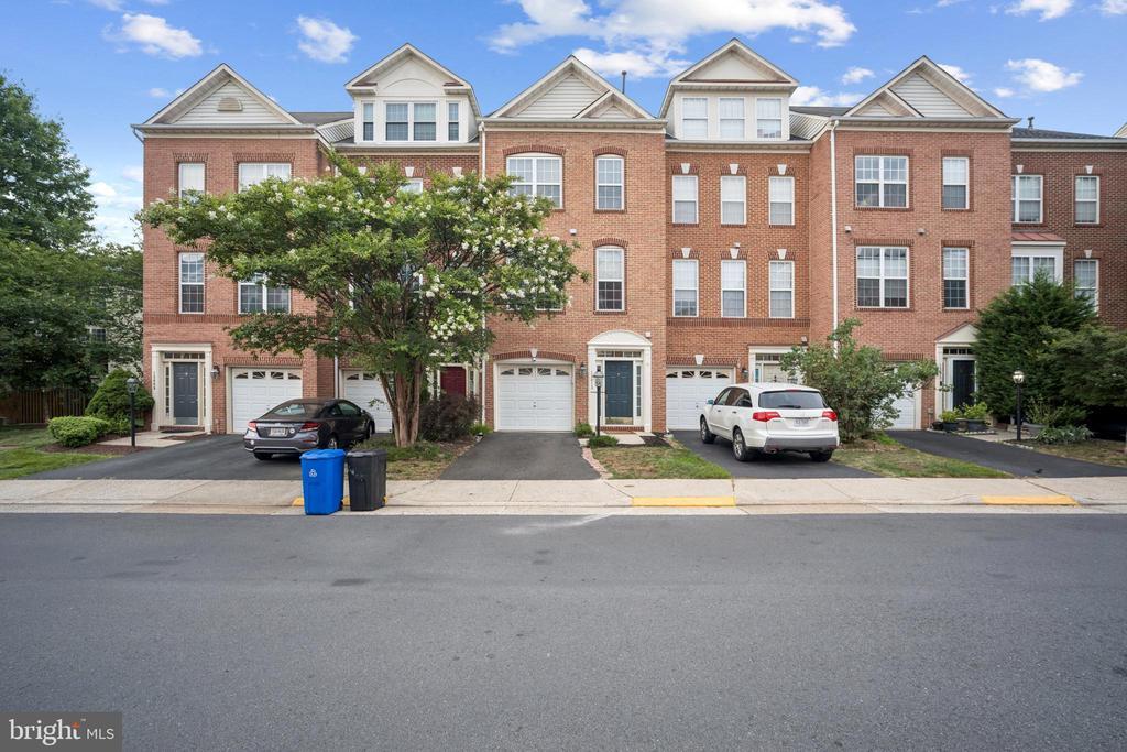 Primary Photo - 13013 Park Crescent Cir