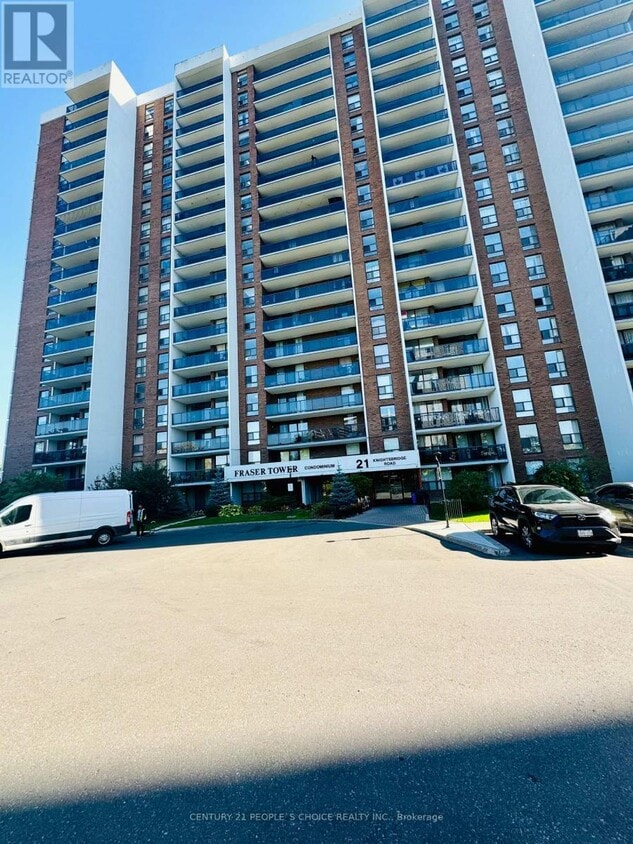 Photo principale - 21-1221 Knightsbridge Rd