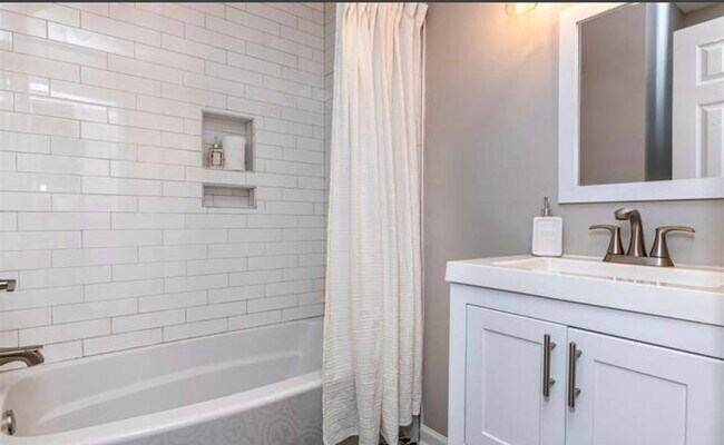 Building Photo - 905 Townes St