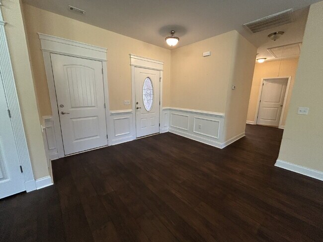 Foto del edificio - Home For Rent