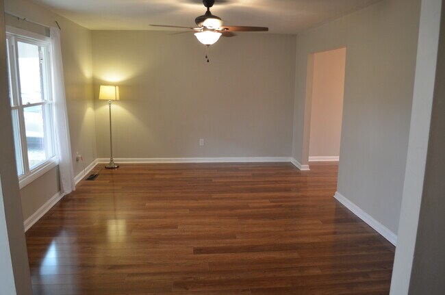 Building Photo - 1780 Sheffield Dr