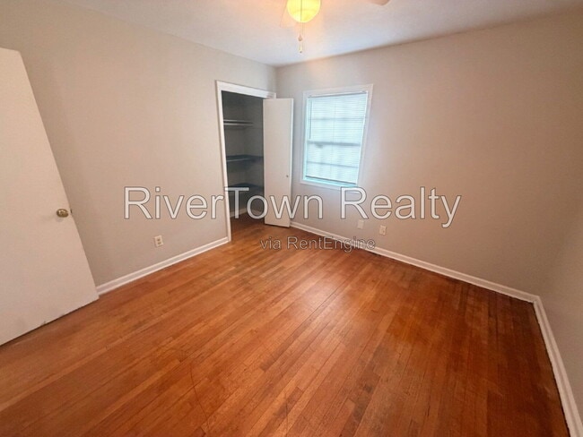 Foto del edificio - 8272 Cedar Chest Dr