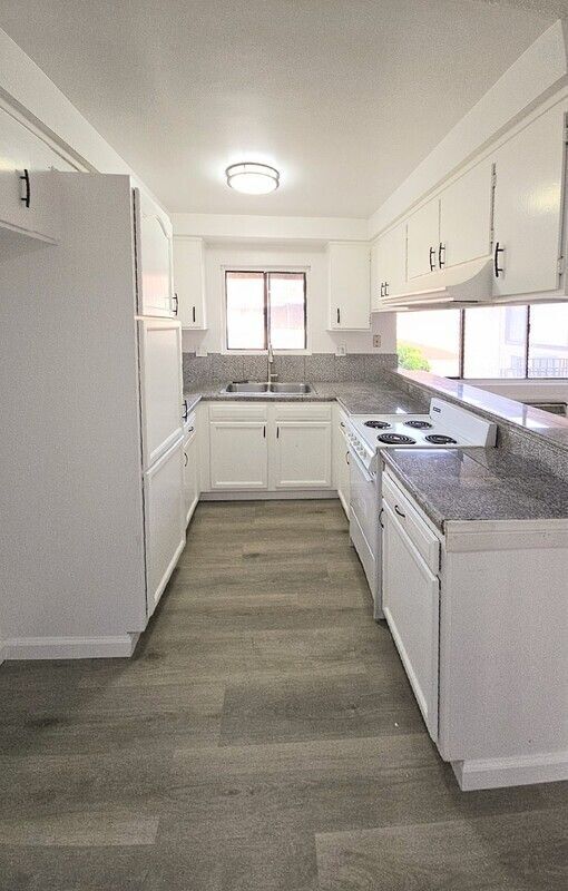 Foto del edificio - 8061 8th St