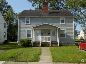 Building Photo - 457 Frank St