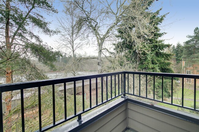 Building Photo - 726 Kirkland Cir