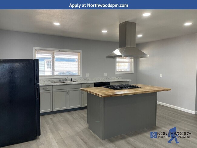 Foto del edificio - Nice 3 Bedroom 2 Bath Double Wide Manufact...