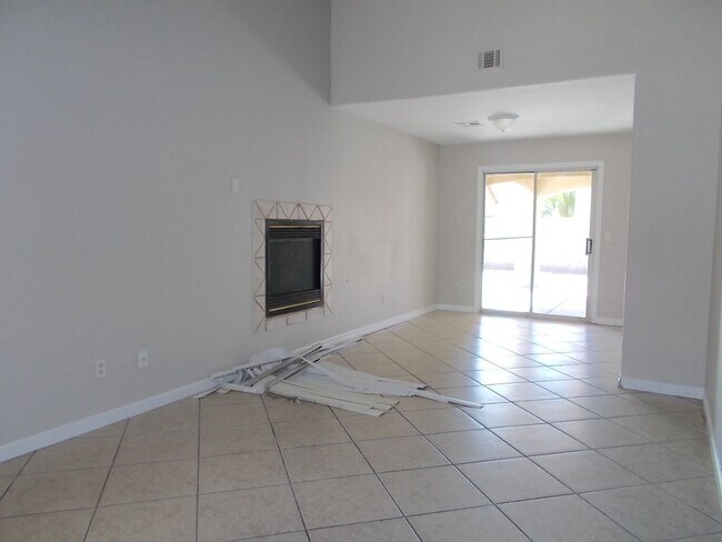 Building Photo - Spacious 4-Bedroom, 2.5-Bathroom Home with...