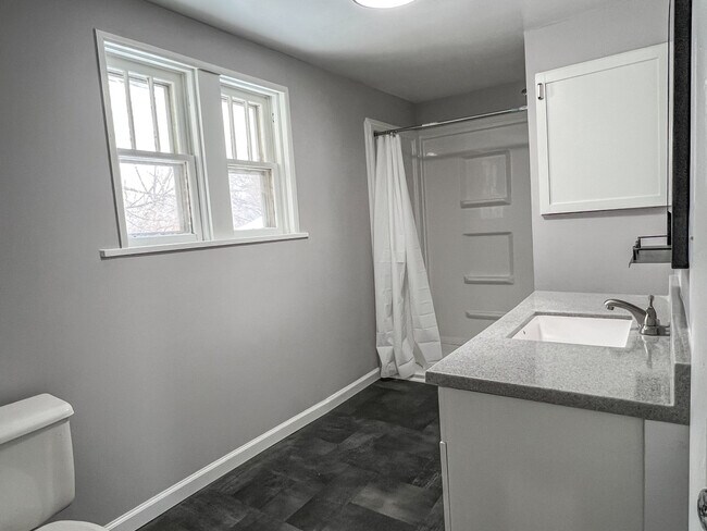 Building Photo - 617 W Baraga Ave