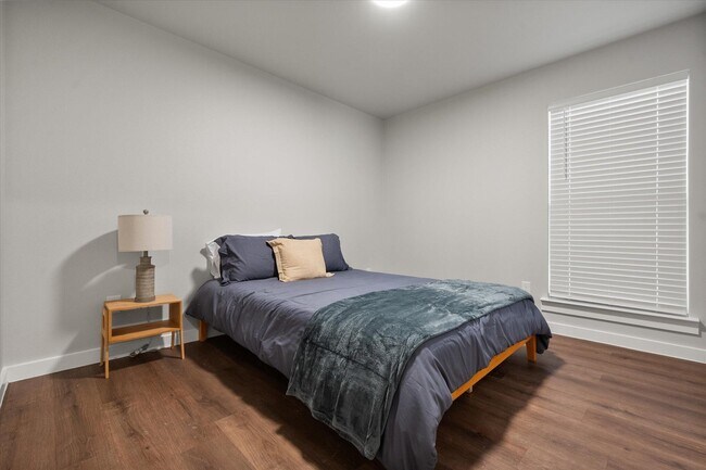 Building Photo - 2150 Kokomo Ave