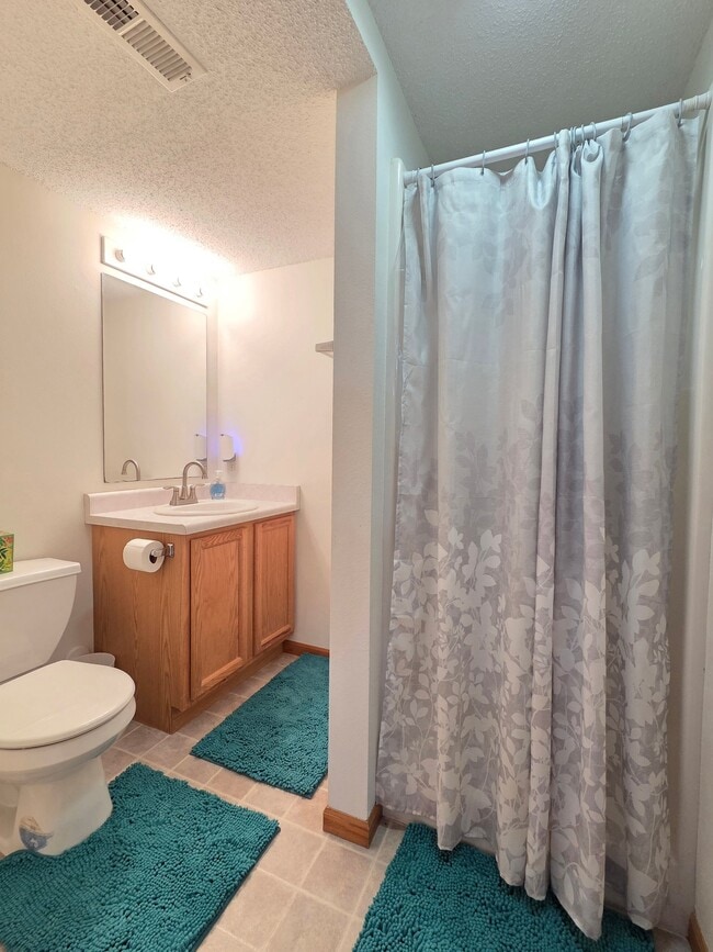 Photo - 615 Rachael St House