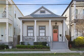 Building Photo - 125 Elmira Ave