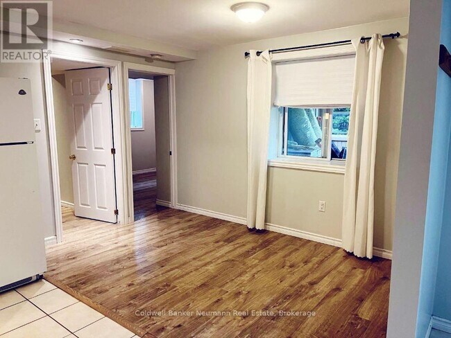 Photo du bâtiment - 18 Carrington Pl