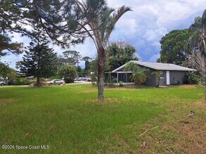 Building Photo - 1750 James Rhodes Pl