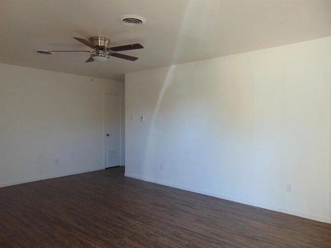 Building Photo - 2412 46th St