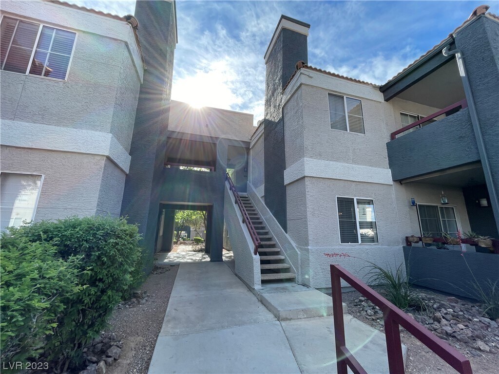 8600 W Charleston Blvd Unit 1119, Las Vegas, NV 89117 Condo for Rent
