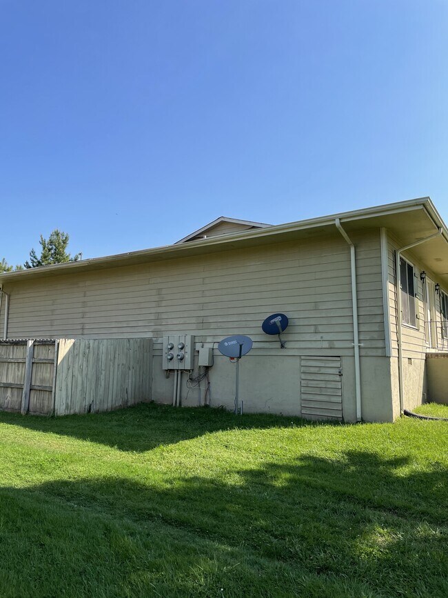 Building Photo - Beechwood Blvd., 1634