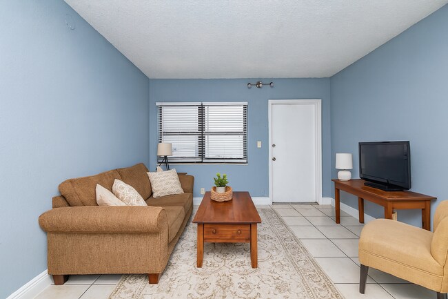 Foto del edificio - Charming 2-Bedroom Apartment – Fully Furni...