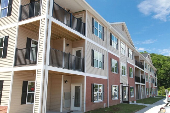 Building Photo - Lakeview