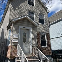 Building Photo - 389 Myrtle Ave