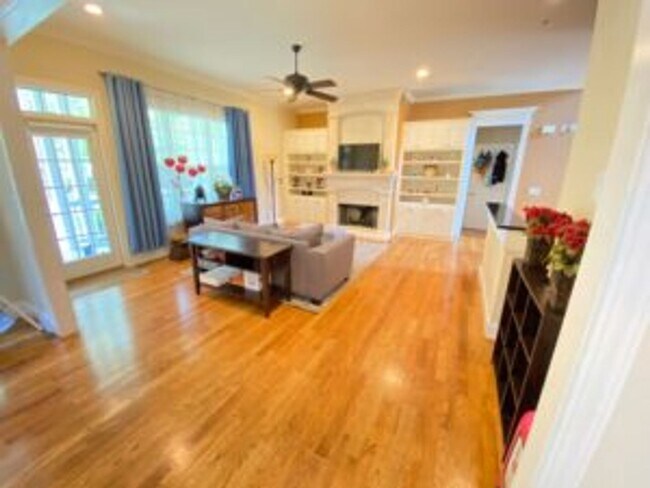Foto del edificio - 200 N Cres Lake Way