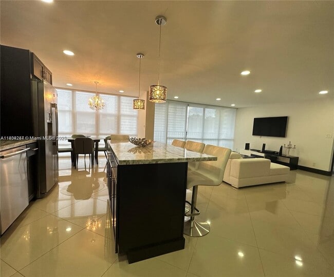 Building Photo - 2017 S Ocean Dr