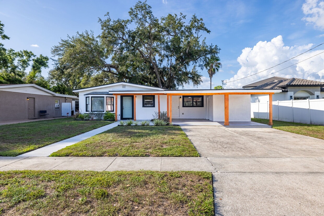 Primary Photo - 2533 N Habana Pl