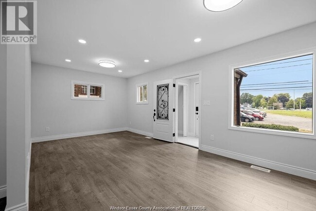 Building Photo - 1226 Dufferin Pl