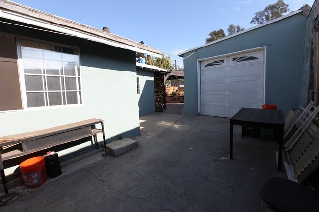 Building Photo - 641 Orme Ave
